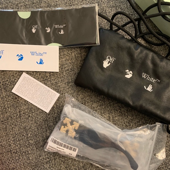 *NWT* OFF-WHITE CATALINA SUNGLASSES IN BLACK, SOLD OUT IN ALL STORES! - Picture 10 of 13